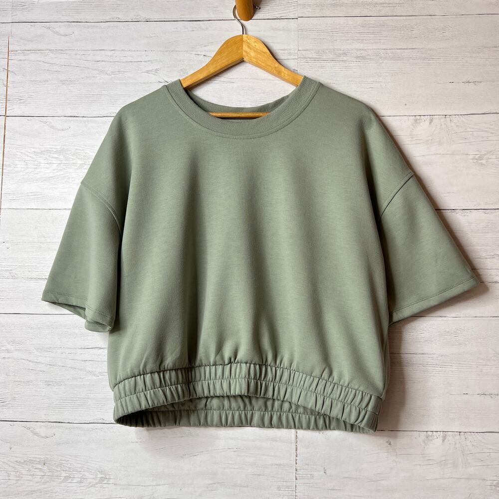 Yogalicious Top Womens Size XL Light Sage Green Scuba Lanston Short Sleeve